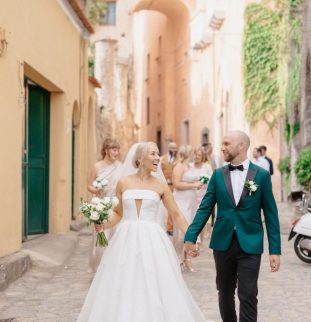 A Picturesque Italian Love-In at Villa Eva